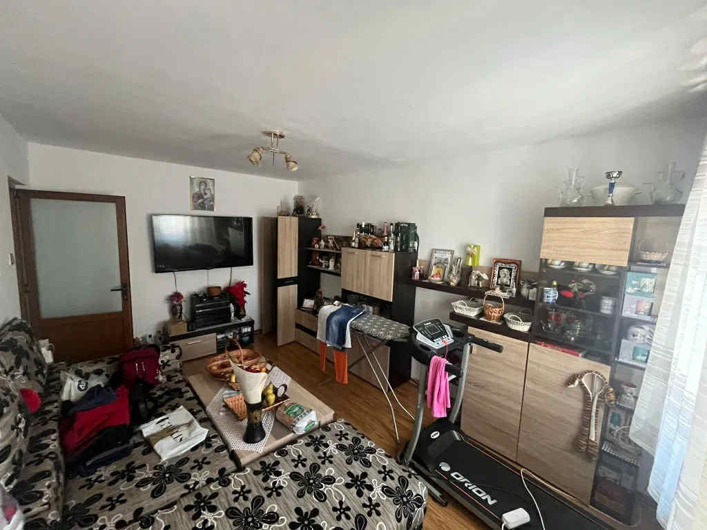 Apartament 3 camere, decomandat - zona Bartolomeu