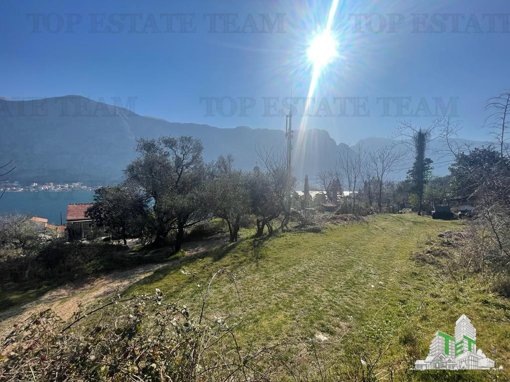 Teren de in Kotor Muntenegru