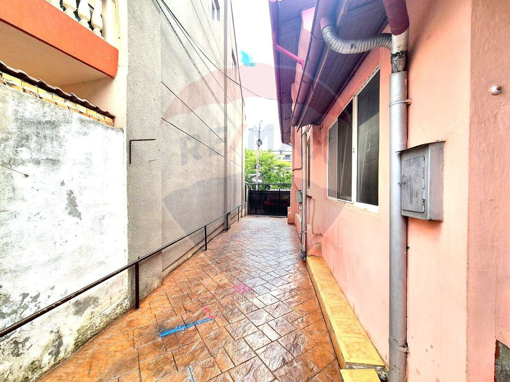 Casa de vanzare pretabila locuinta sau afacere | 13 Septe...