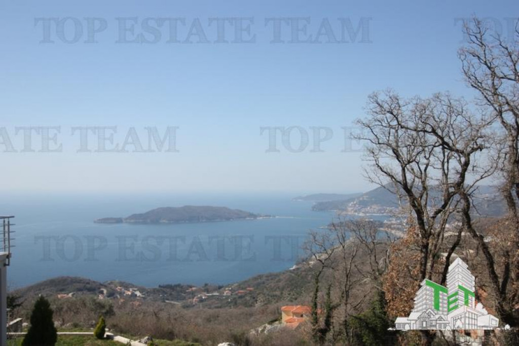 Teren de in Budva Muntenegru