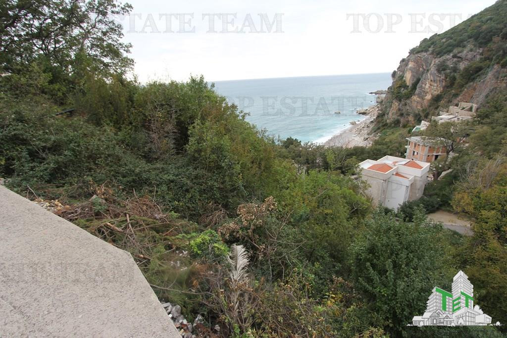 Teren de in Budva Muntenegru