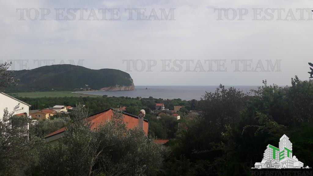 Teren de in Budva Muntenegru