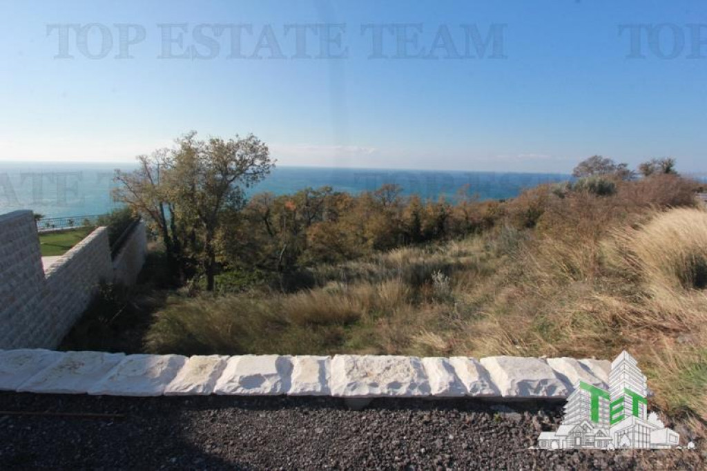 Teren de in Budva Muntenegru