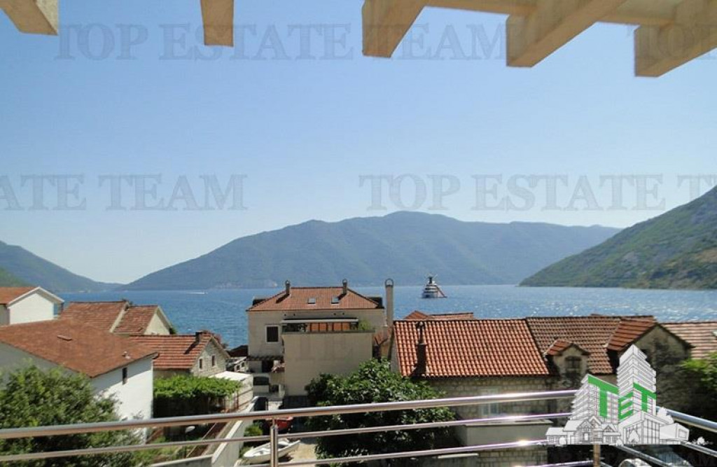 Vila de in Kotor Muntenegru