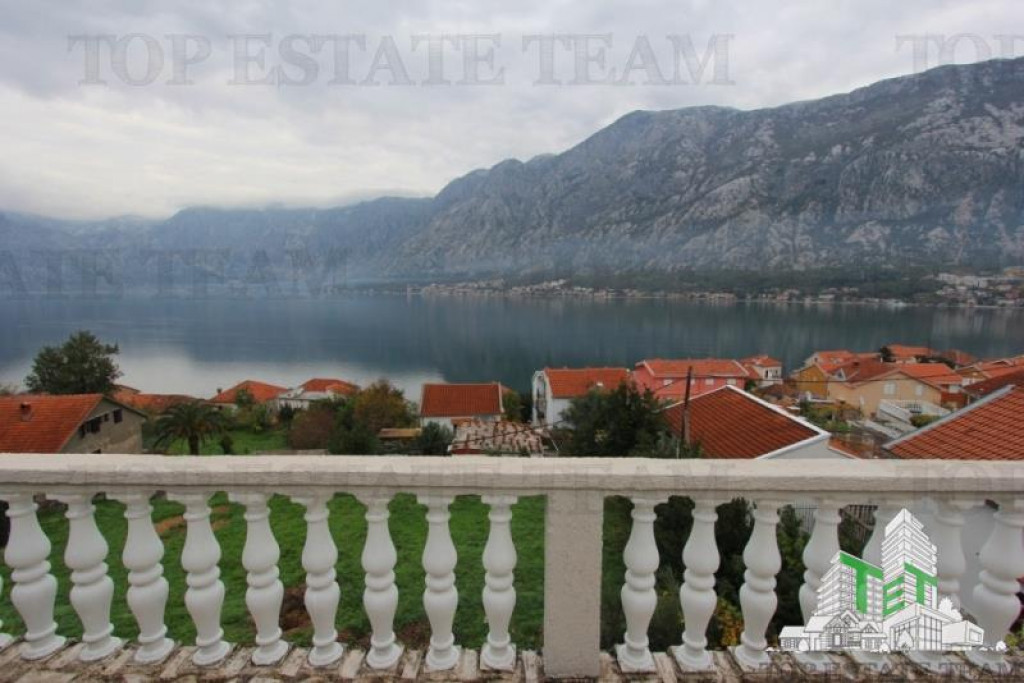 Casa de in Kotor Muntenegru