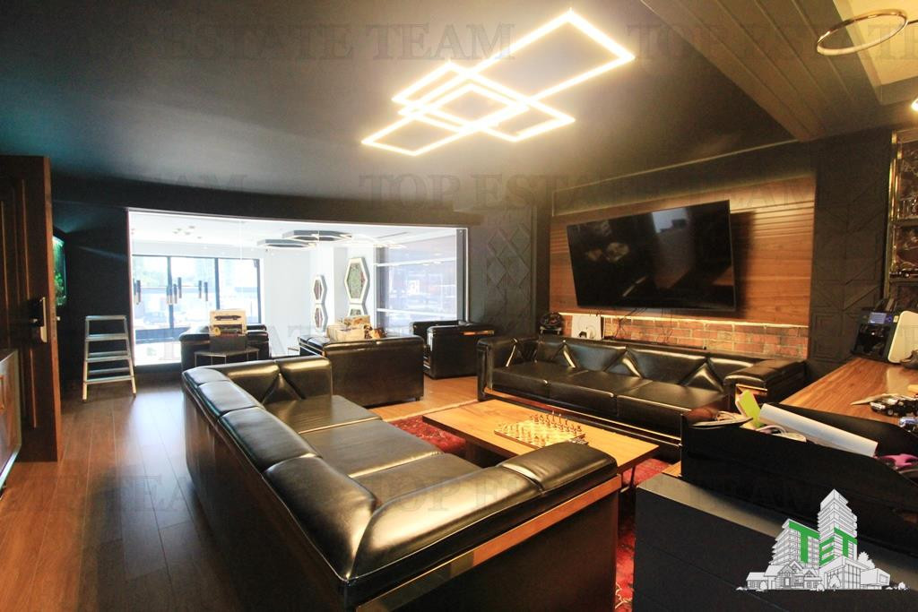 Spatiu comercial de in Budva Muntenegru