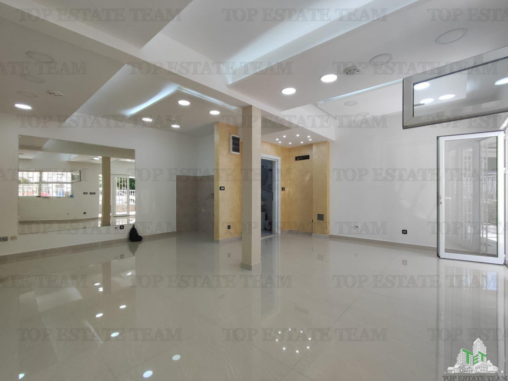 Spatiu comercial de in Budva Muntenegru