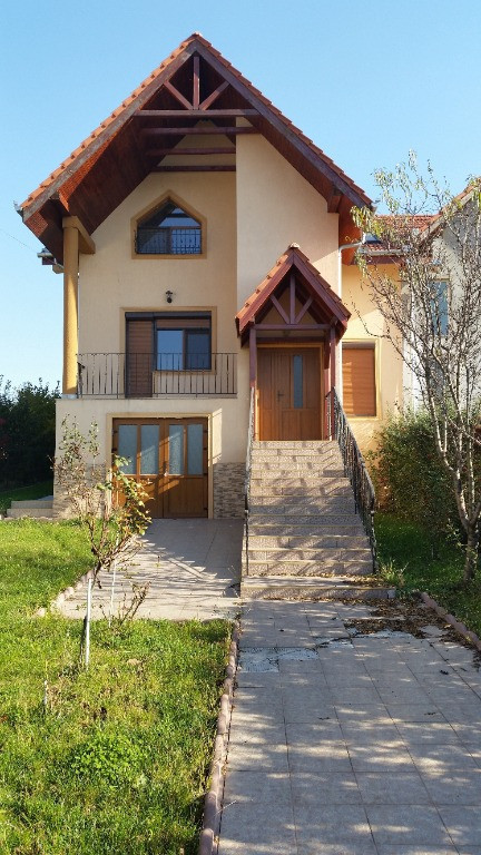 Vila zona Izvorului , SC 350, gaz , teren 1050 , garaj dublu