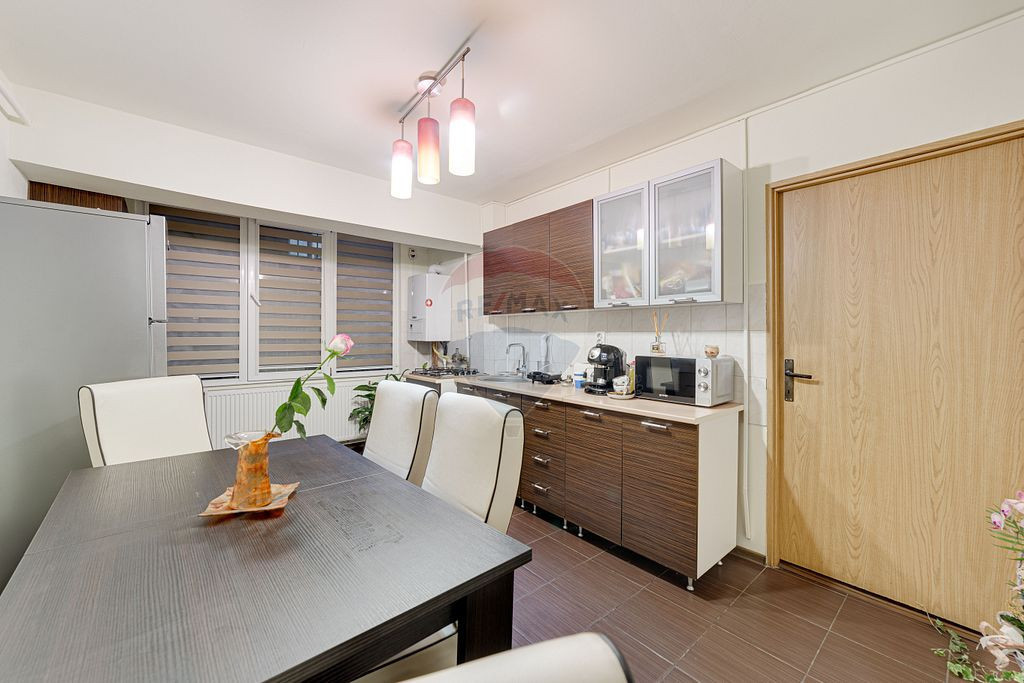 Apartament cu 2 camere de vânzare în zona Alfa