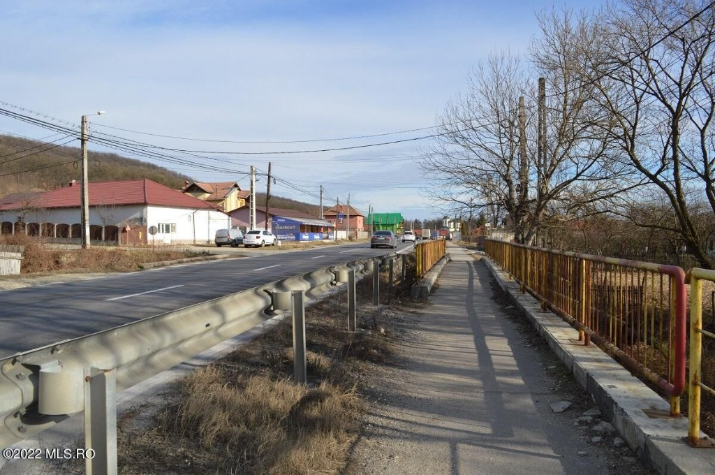 Valea Ursului - DN 7, Teren Stradal 2744 mp!