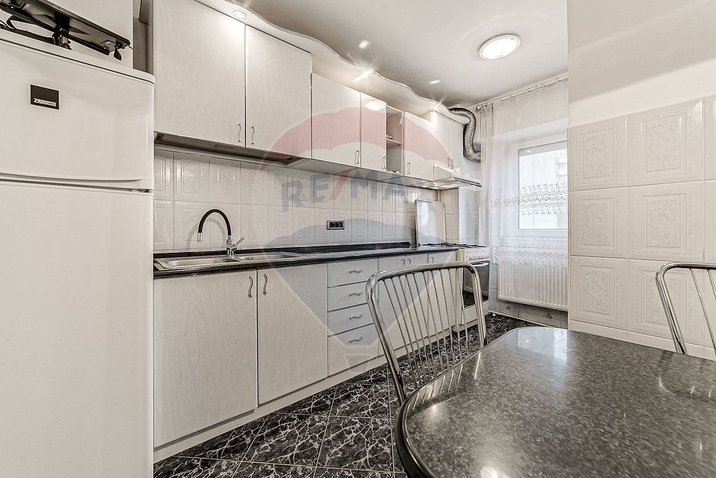 Apartament cu 4 camere zona UTA