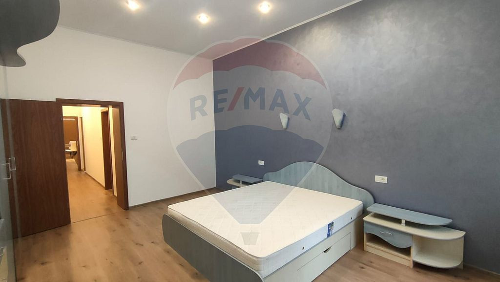 Apartament cu 2 camere de vânzare pe str Episcopiei
