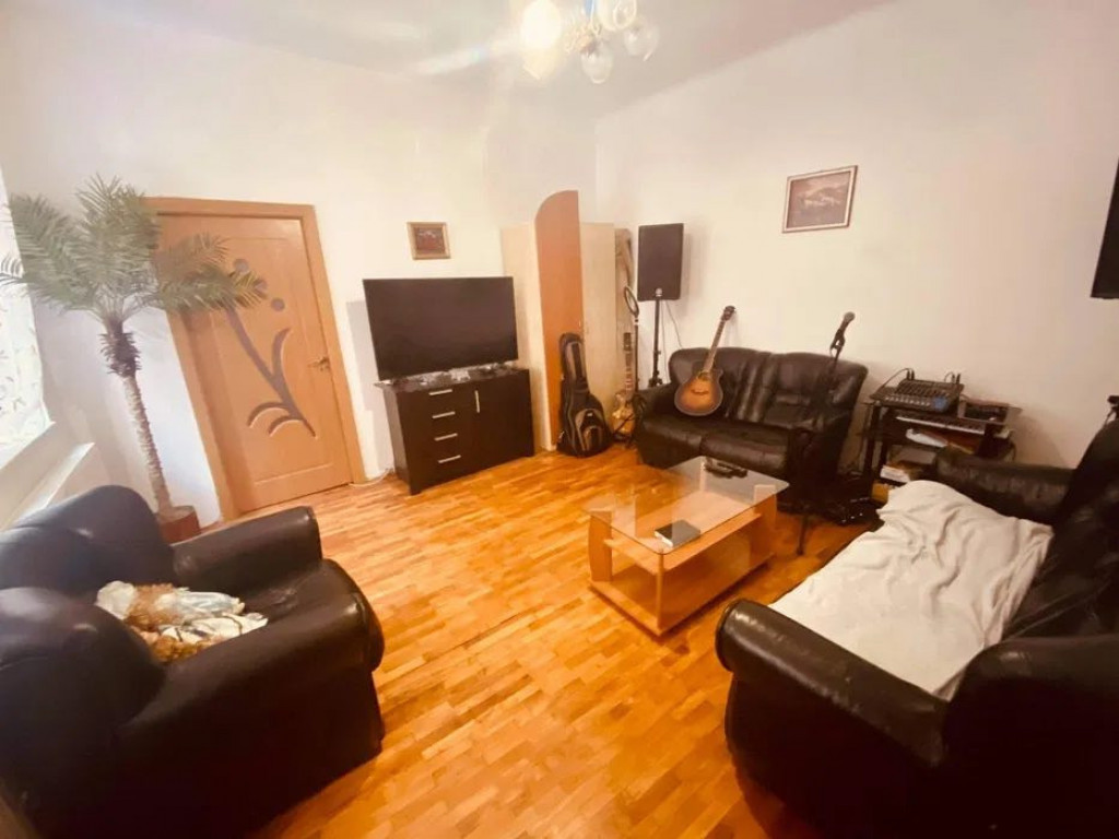 Apartament 2 camere semidecomandat - zona Centrul Istoric.