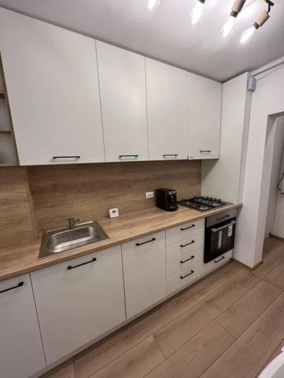 2 camere decomandat zona Scriitorilor etajul 1 din 4