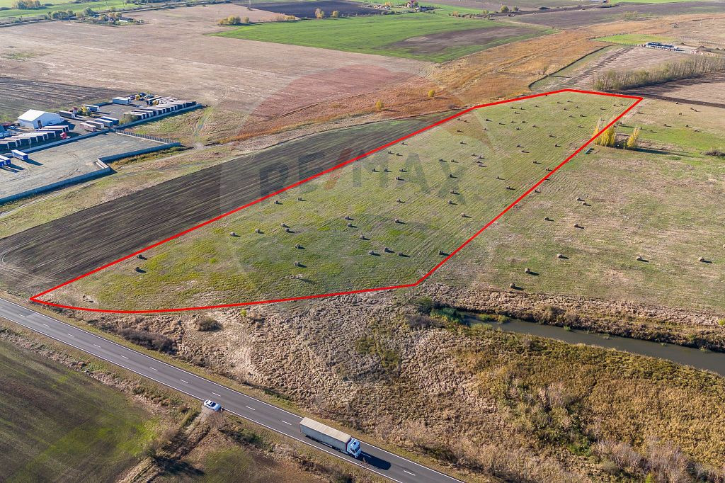 Teren de vanzare 5ha pe drumul spre Turnu