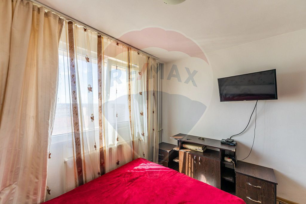 Apartament 3 camere de vanzare zona Vlaicu