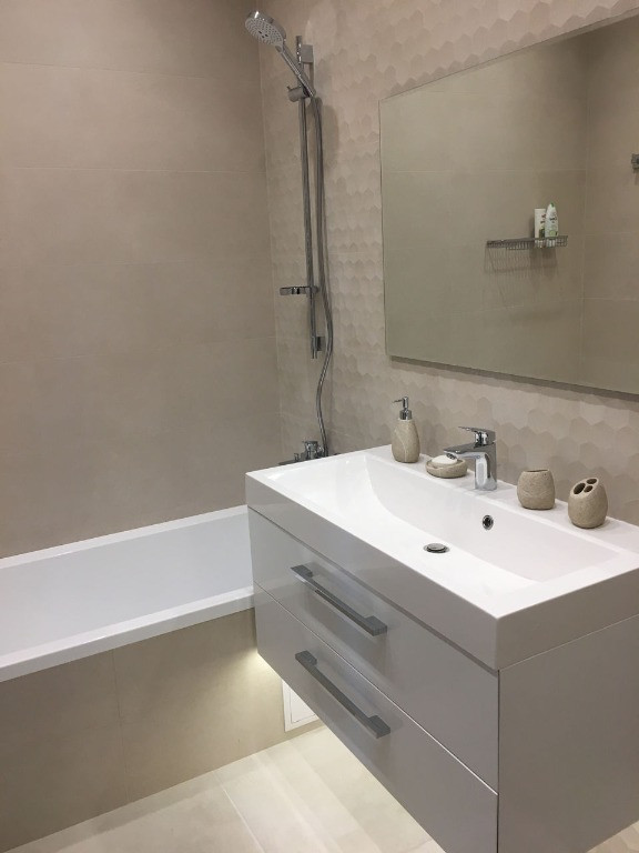 Inchiriez apartament cu 2 camere in zona Borhanci