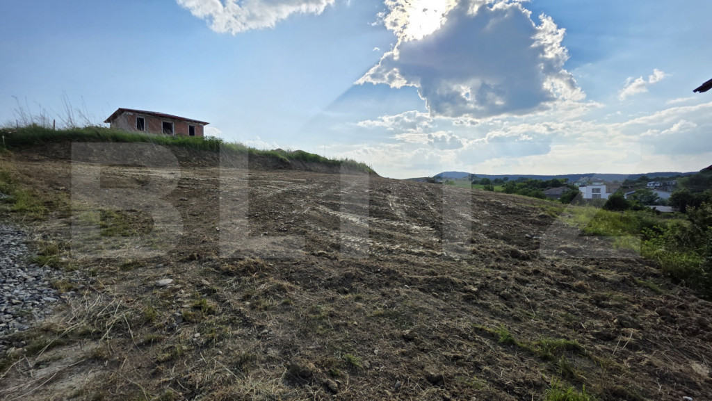 Teren intravilan de 5 arii cu autorizatie de constructie, Si