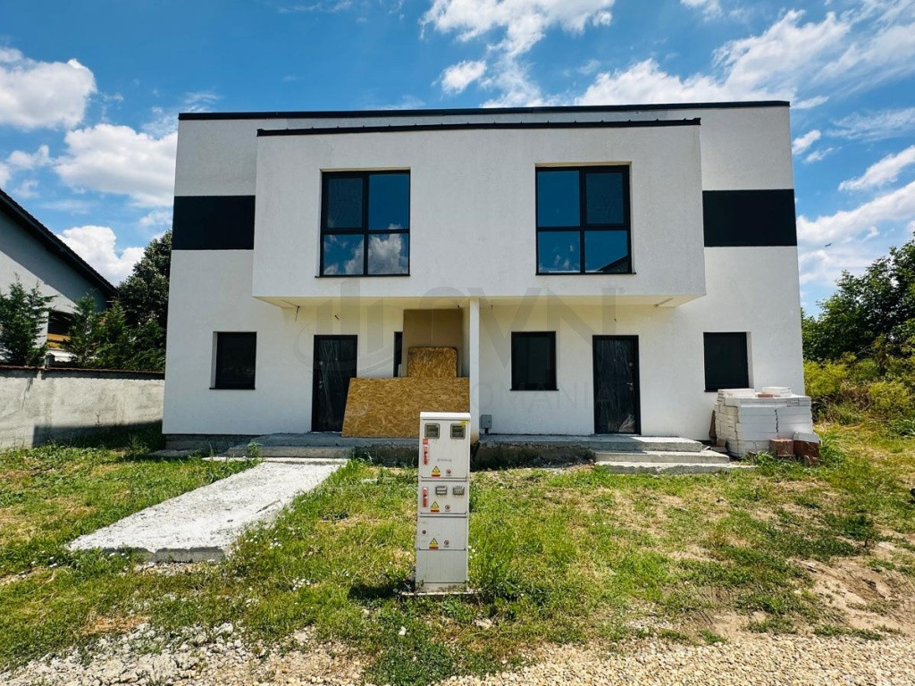 Vila tip duplex Corbeanca cu pereti dublii