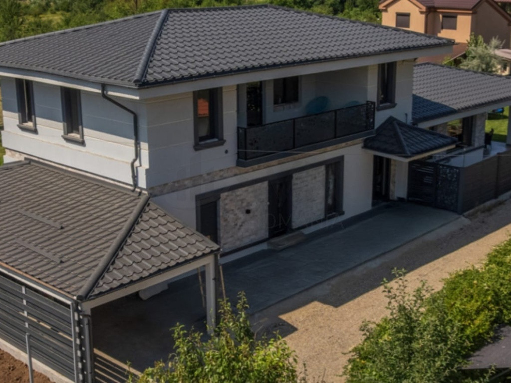 De vila individuala 5 camere zona linistita in aproppiere...