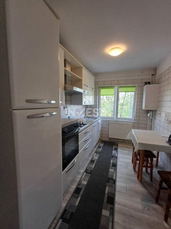 Apartament 2 camere de închiriat - etajul 3 - Podu Roș, Li