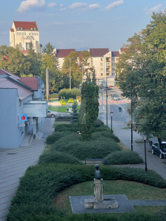 Apartament 1 camera, 36 mp, etaj 1, cu terasa, zona Piata Pe