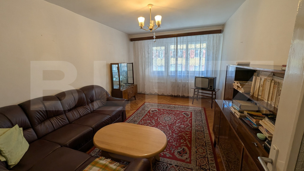 Apartament cu 3 camere, 62 mp, zona Centru