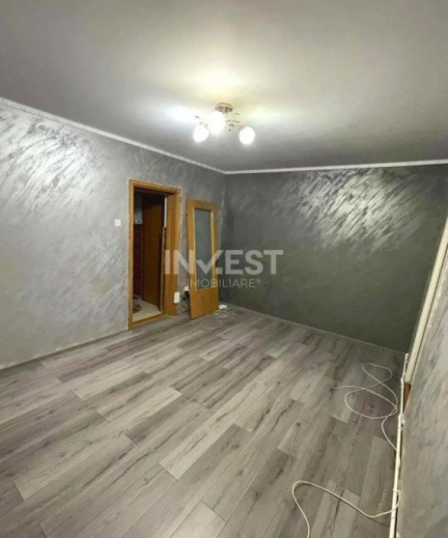 Apartament 3 camere - etaj 1 - Podu Roș