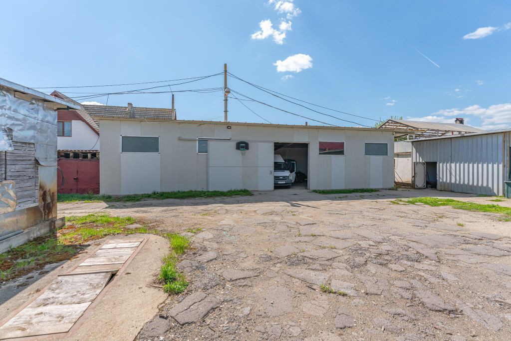 Spațiu producție în Brașov – 750 mp hale + teren 6....