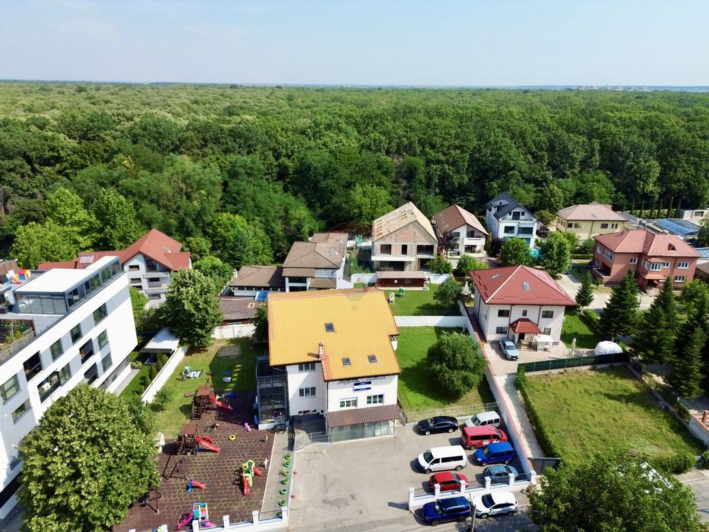 Vila de vanzare in Pipera, cu teren 1775 mp langa padure