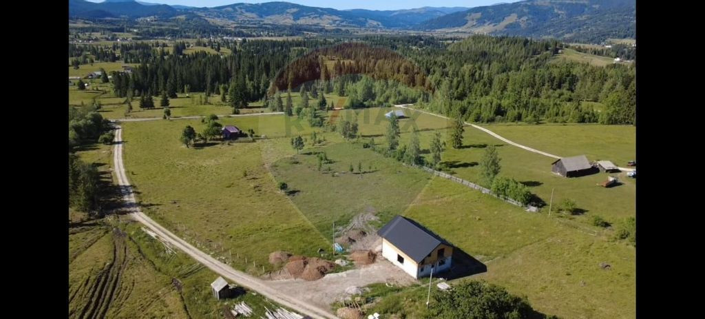 Teren intravilan in Suceava,Neagra Sarului,3002m.p.la 20k...