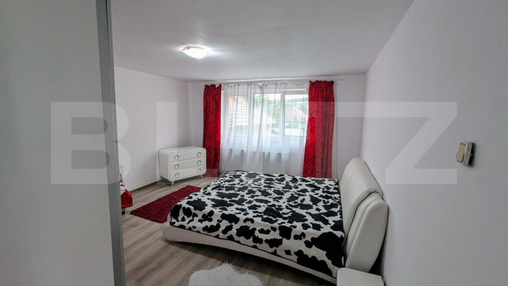 Casa de vanzare, cu 4 camere, 140 mp, zona Cetate