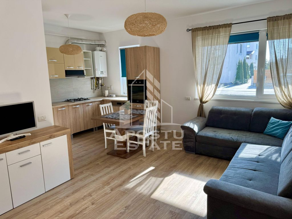 Apartament cu 3 camere, curte 54mp, zona Dumbravita