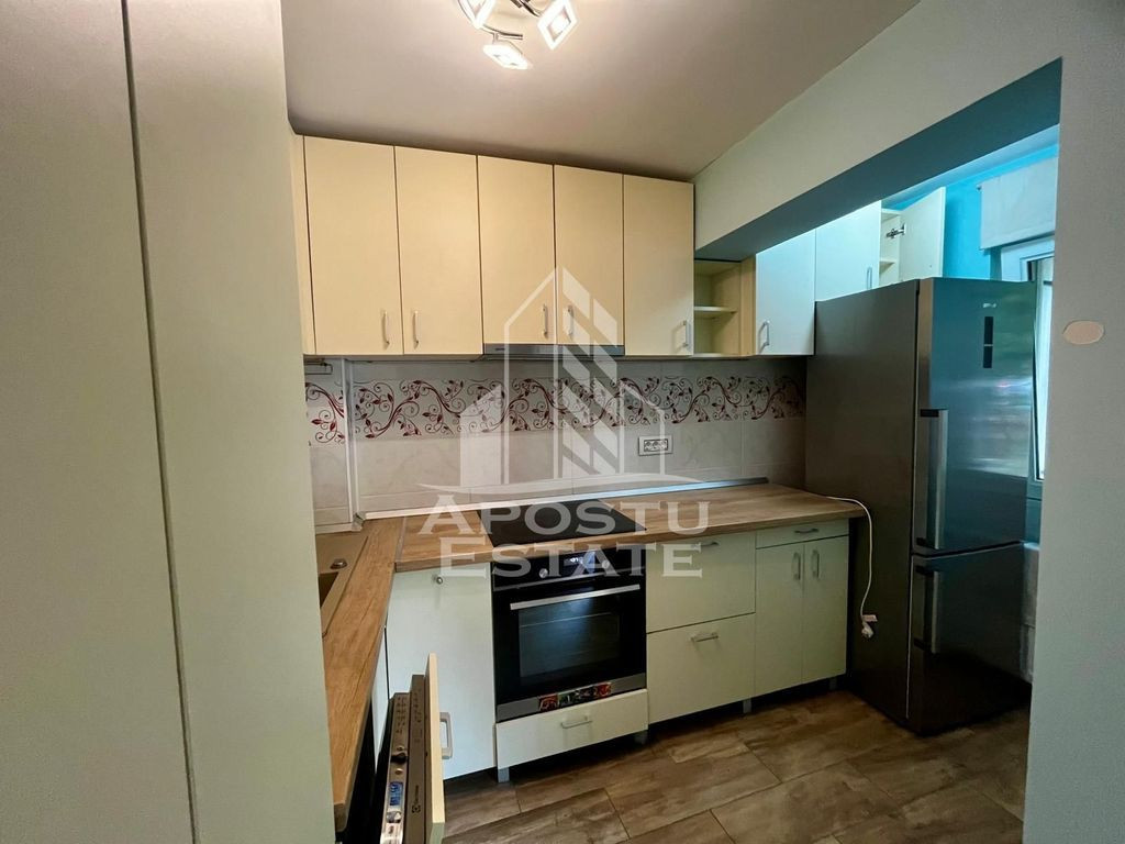 Apartament 3 camere, decomandat, centrala proprie, Circum...