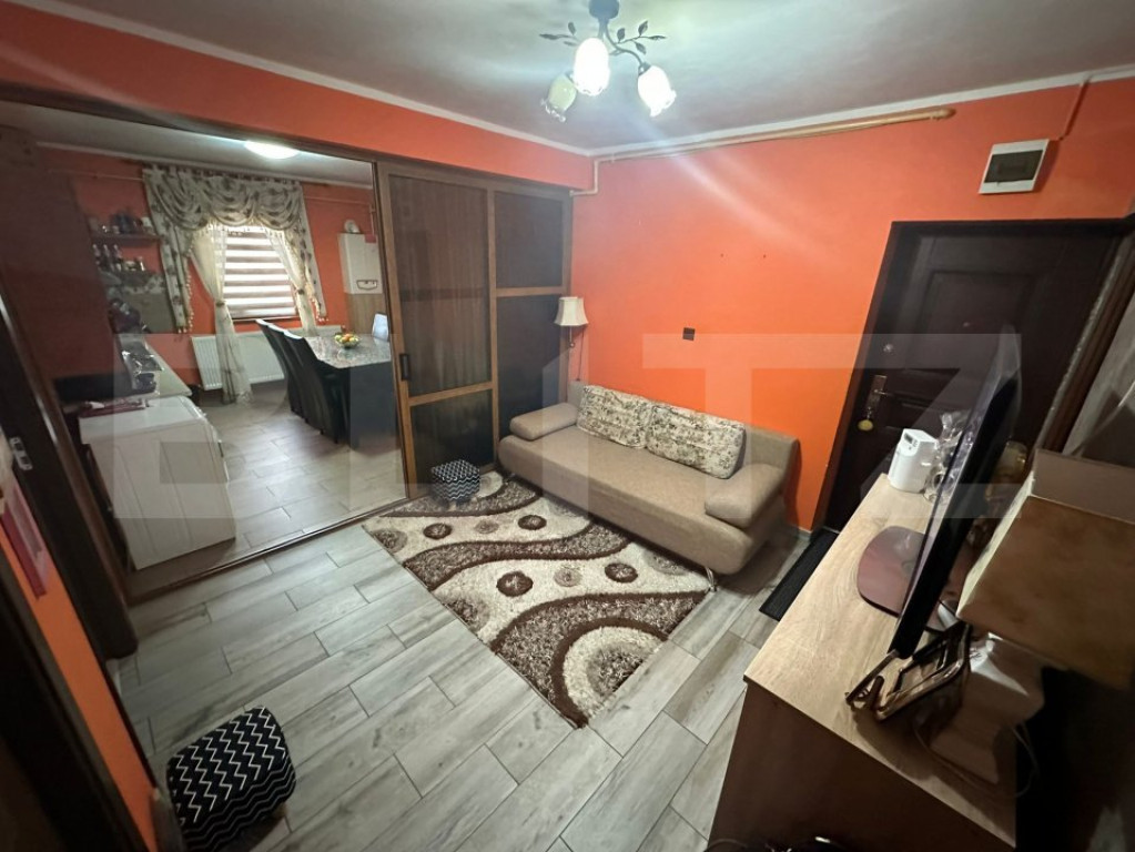 Apartament de inchiriat, cu 2 camere, decomandat, 60 mp, zon