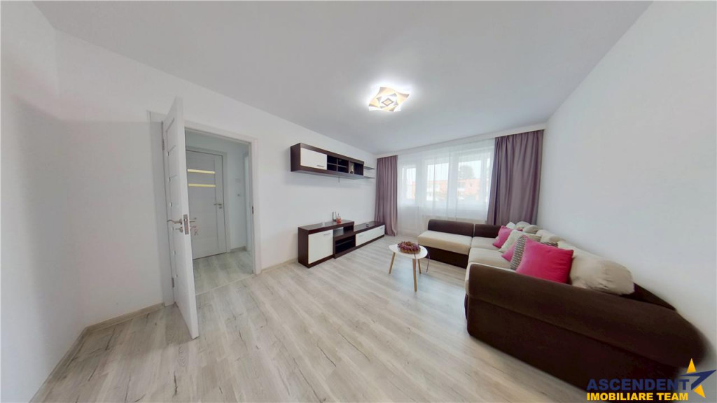 EXPLOREAZA VIRTUAL! Apartament cu doua camere, etaj intermed