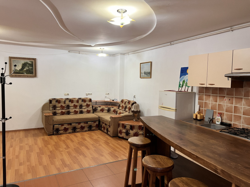 Ap 2 camere spatios str. Eroilor Bd.Milea - Cedonia