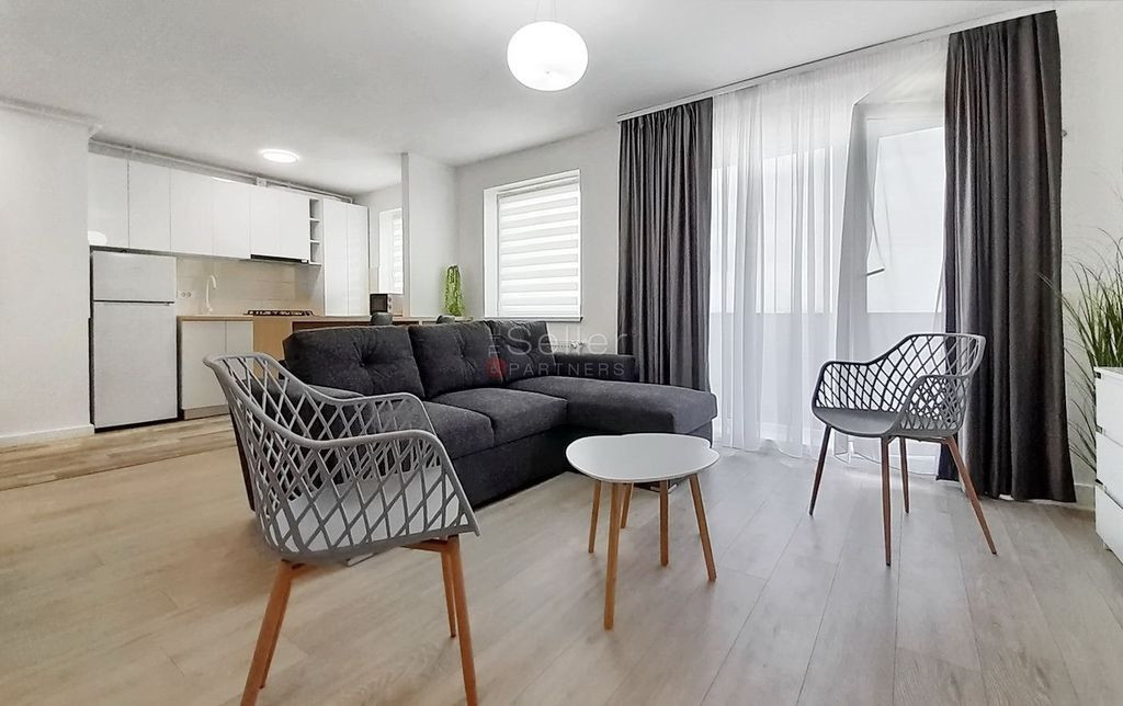 Prima Inchiriere- zona Tractorul