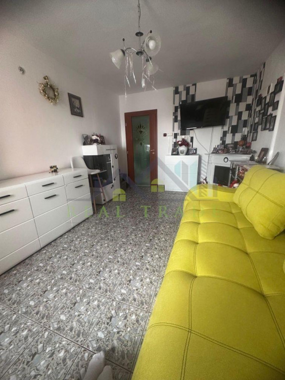 Apartament 3 camere etaj intermediar Calea Bucuresti, Brasov