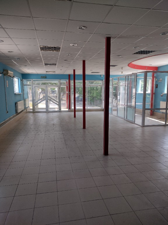 Inchiriere spatiu comercial cu depozit