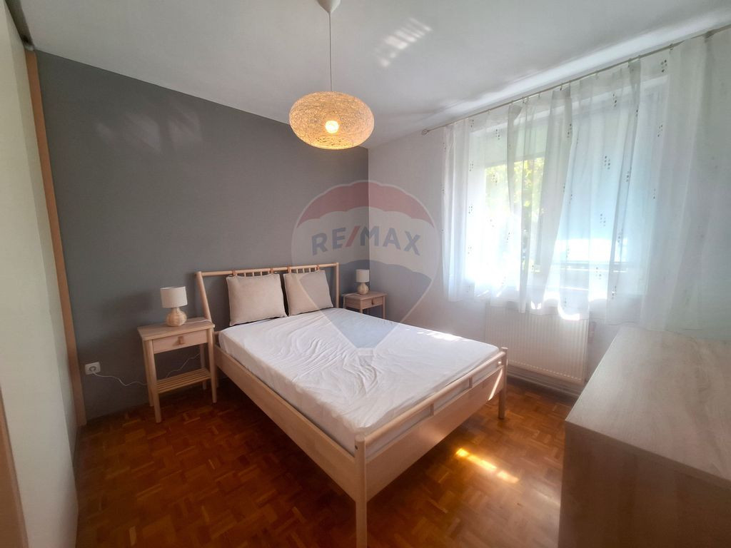 Apart. modern de inchiriat, 3 camere decomandate str Hate...