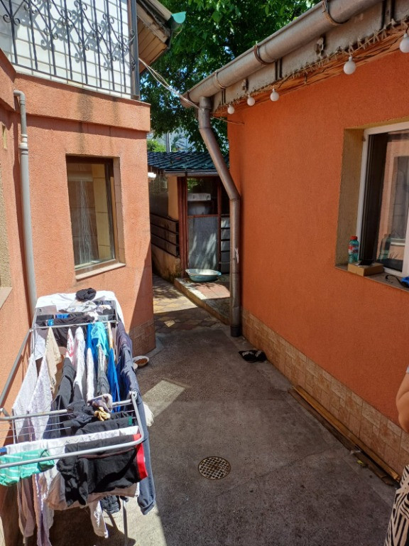 PalaS Mall - nou - casă 4 camere plus anexe- Garaj -