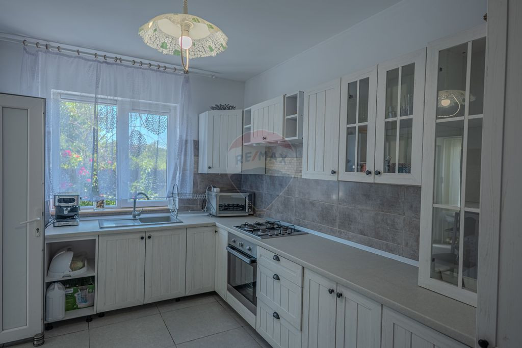 Casă cu cabinet stomatologic- Chitila, la doar 4 min. de...