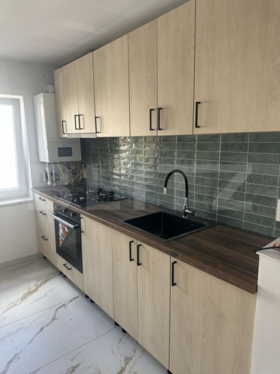 Apartament 3 camere, decomandat, 64 mp, etaj 2/4, curte priv