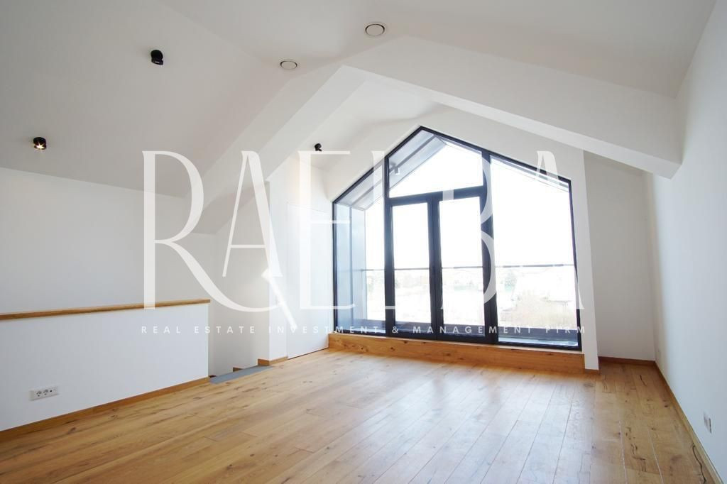 Moon Townhouse | 4 camere | Parcare | De Inchiriat |