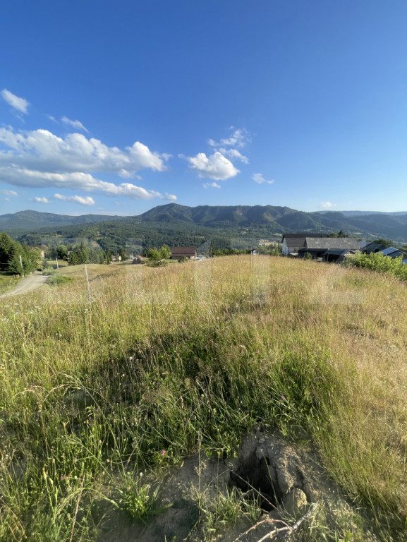 Teren de vânzare – 1251 mp în Colibița, cu panoramă su