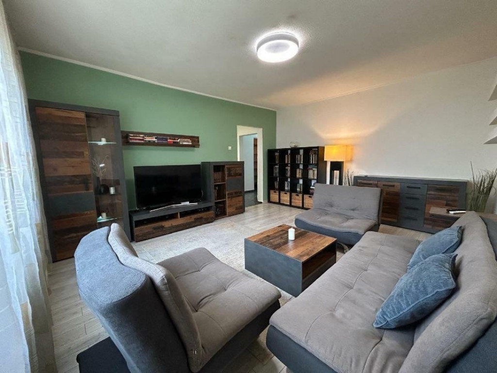 Apartament de 3 camere ( CU CENTRALA )-13 Septembrie