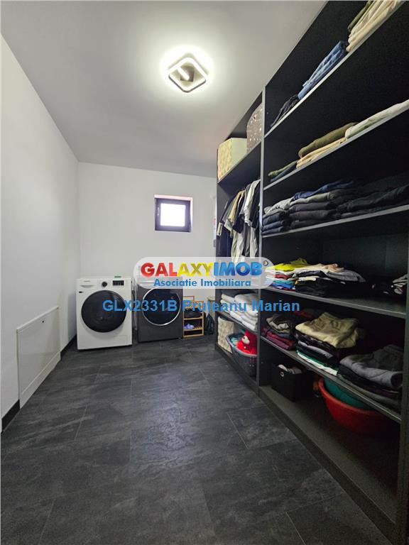 Casa de Lux cu piscina in aer liber situata in comuna Clinc