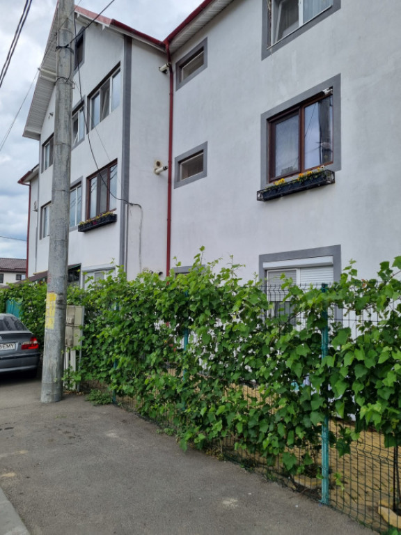 Apartament 3 camere decomandat, 68 mp ,zona 1 Mai ,Ciuperca.