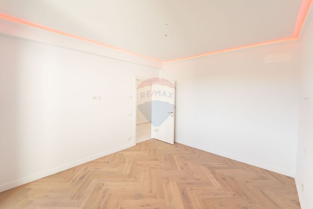 Apartament nou, 3 camere, vânzare, cartier cu pază